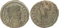 Antike / Römische Kaiserzeit AE 3 (Follis) Valens Kaiser mit Victoria und Kreuz frontal stehend, RESTITUTOR REI P -