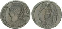 Antike / Römische Kaiserzeit / Constantinopolis Follis Bronze Constantinopolis, Victoria auf Prora, Zepter i.d.Rechten, Schild links -