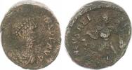Antike / Römische Kaiserzeit/ Theodosius I AE 4 Theodosius I AE 4, Victoria n.l. gehend, SALVS REI PVBLICAE -