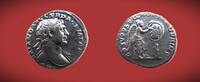 Antike / Rom / Römisches Kaiserreich / Roman coins Denar Traian Trajan 98-117- Rom - Victoria schreibt auf Schild - COs V - RIC.130 -