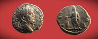 Antike / Rom / Römisches Kaiserreich / Roman coins Denar Septimius Severus 193-211 - Rom - VOTAPVBLICA - Kaiser opfert am Altar - RIC.96 -